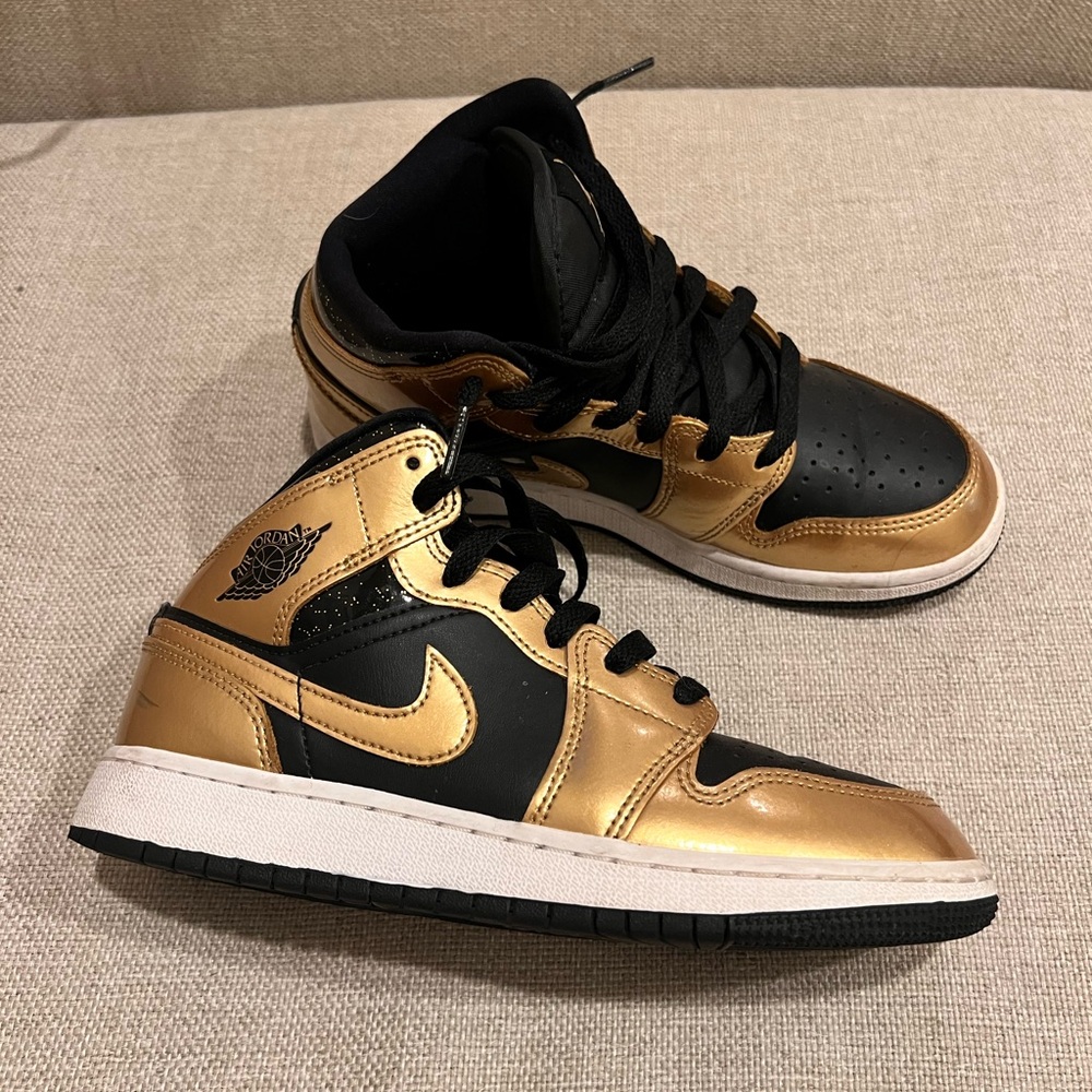 JORDAN ONE MID KIDS SNEAKERS